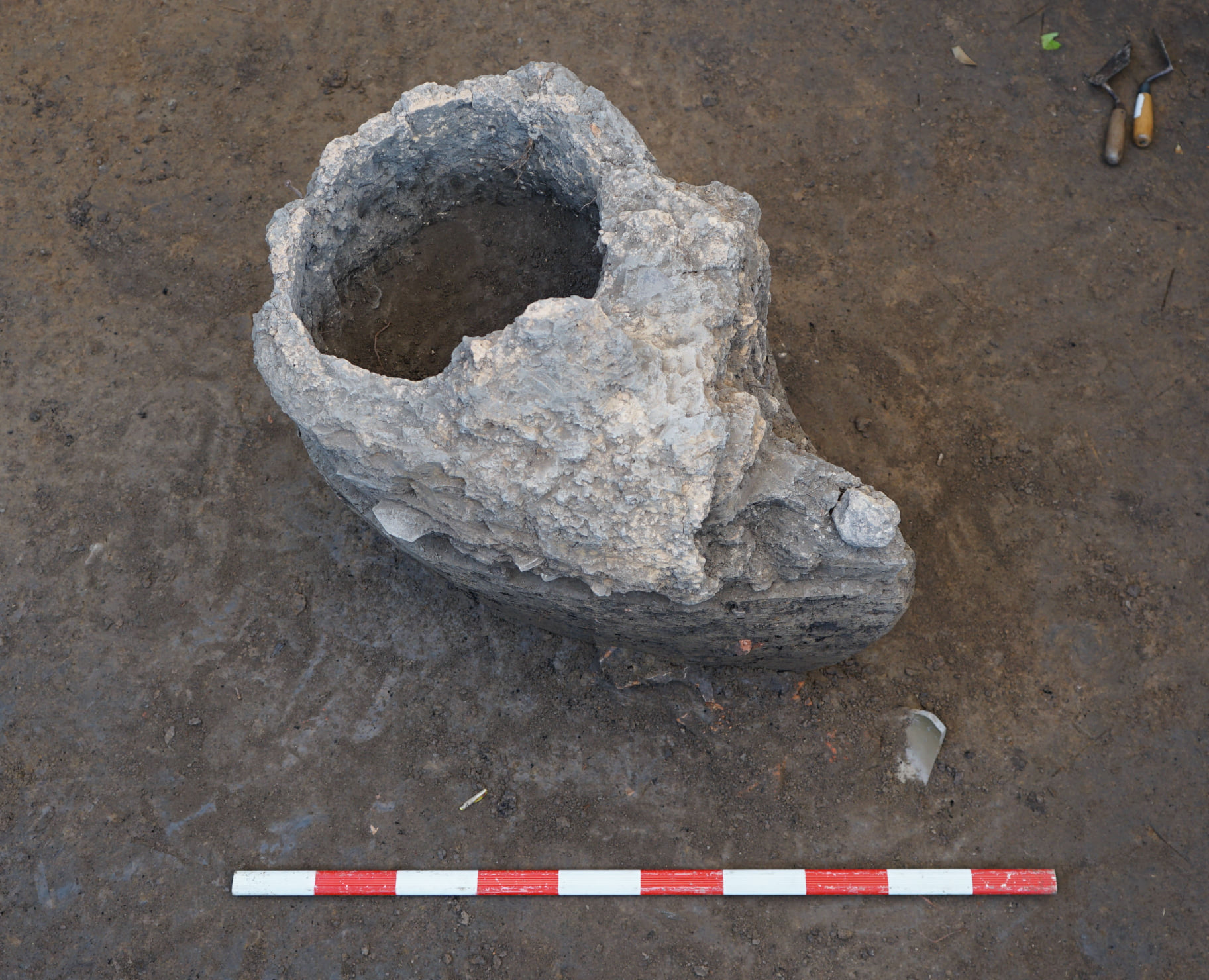 ✦ เตาถลุงเหล็กโบราณ : หลักฐานจากการขุดค้นทางโบราณคดีเมืองสรรคบุรี จังหวัดชัยนาท ✦
