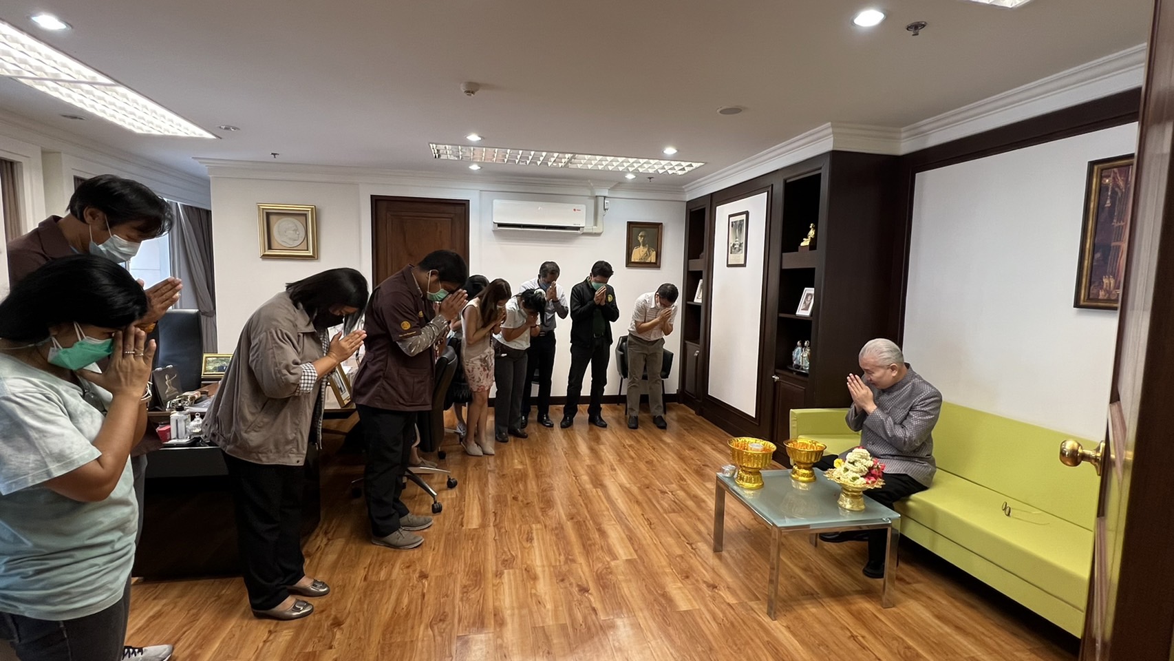 กองโบราณคดี ร่วมสืบสานประเพณีไทย รดน้ำดำหัวผู้บริหาร กรมศิลปากร เนื่องในวันกรานต์ 2565