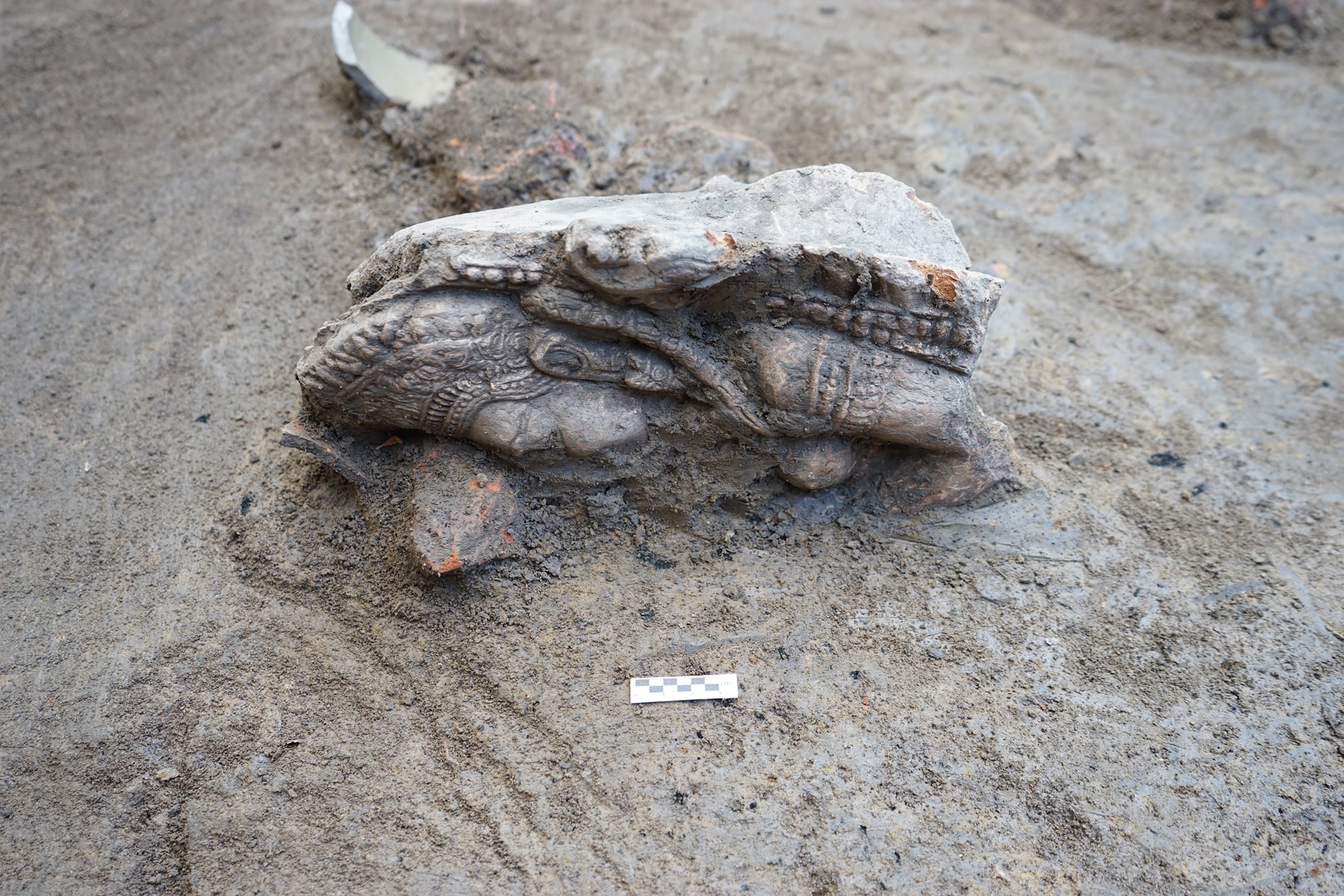 ✦ เตาถลุงเหล็กโบราณ : หลักฐานจากการขุดค้นทางโบราณคดีเมืองสรรคบุรี จังหวัดชัยนาท ✦