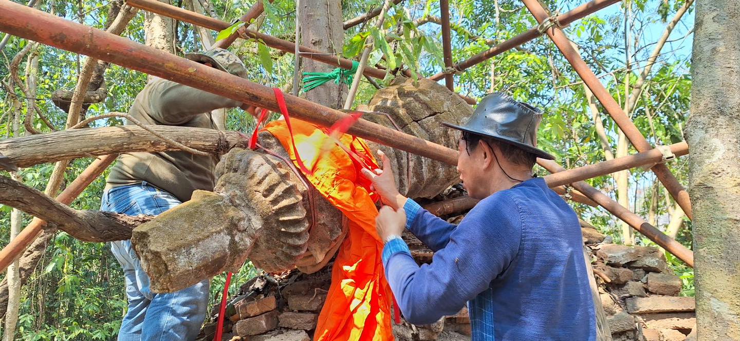 ภาพประกอบ :ดำเนินการค้ำยันโบราณสถาน ณ วัดถ้ำสุวรรณคูหา ตำบลนาสี อำเภอสุวรรณคูหา จังหวัดหนองบัวลำภู