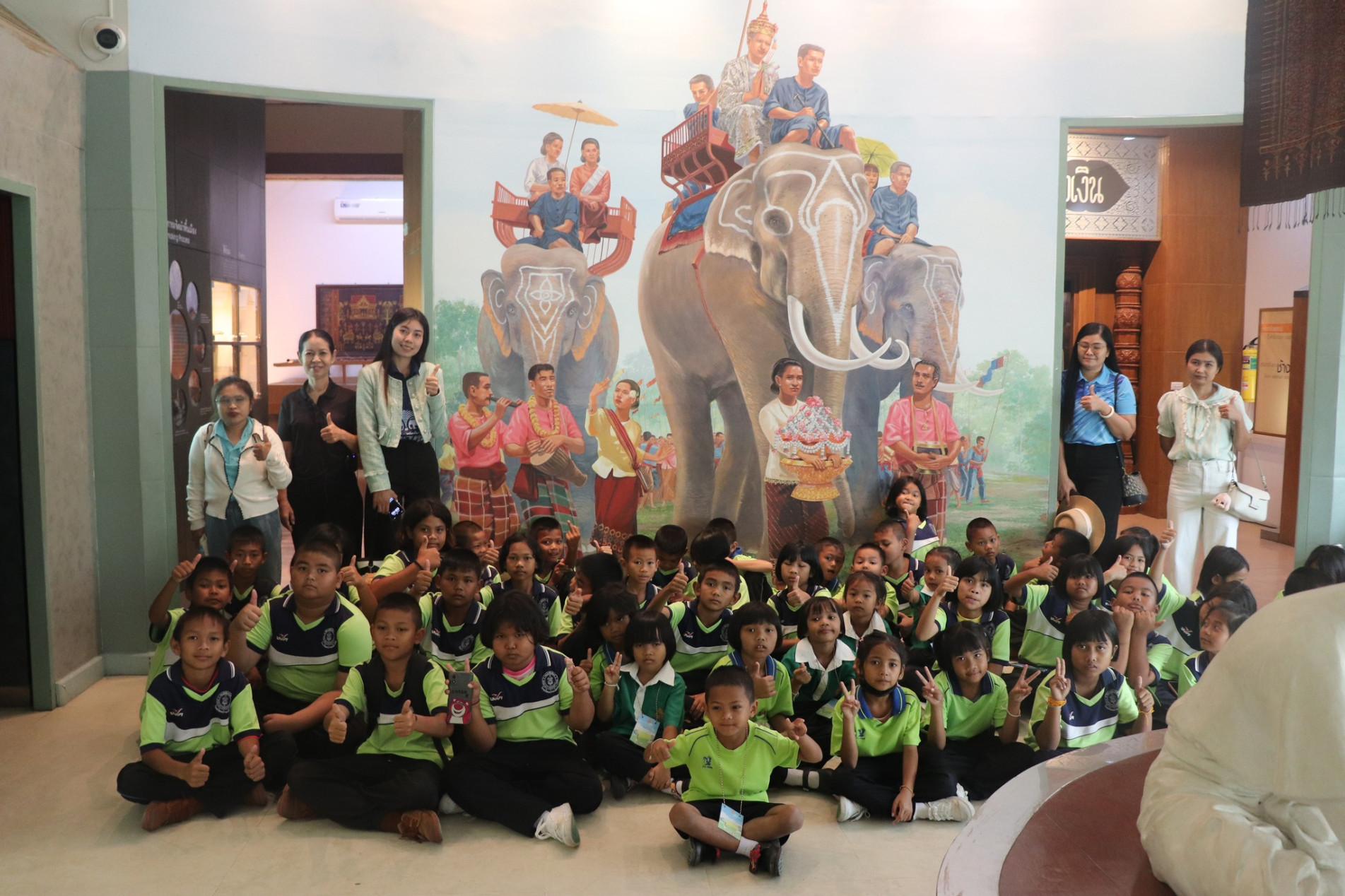 ภาพประกอบ :โรงเรียนบ้านเมืองไผ่ อำภอกระสัง จังหวัดบุรีรัมย์