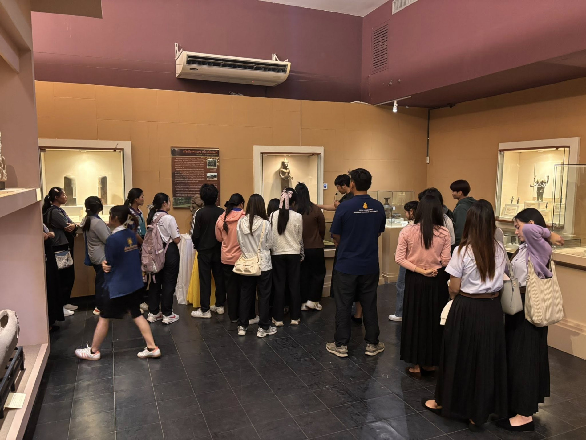 ภาพประกอบ :เปิดให้บริการแก่ประชาชนและนักท่องเที่ยว ระหว่างวันที่ ๒๑-๒๕ มกราคม พ.ศ.๒๕๖๙