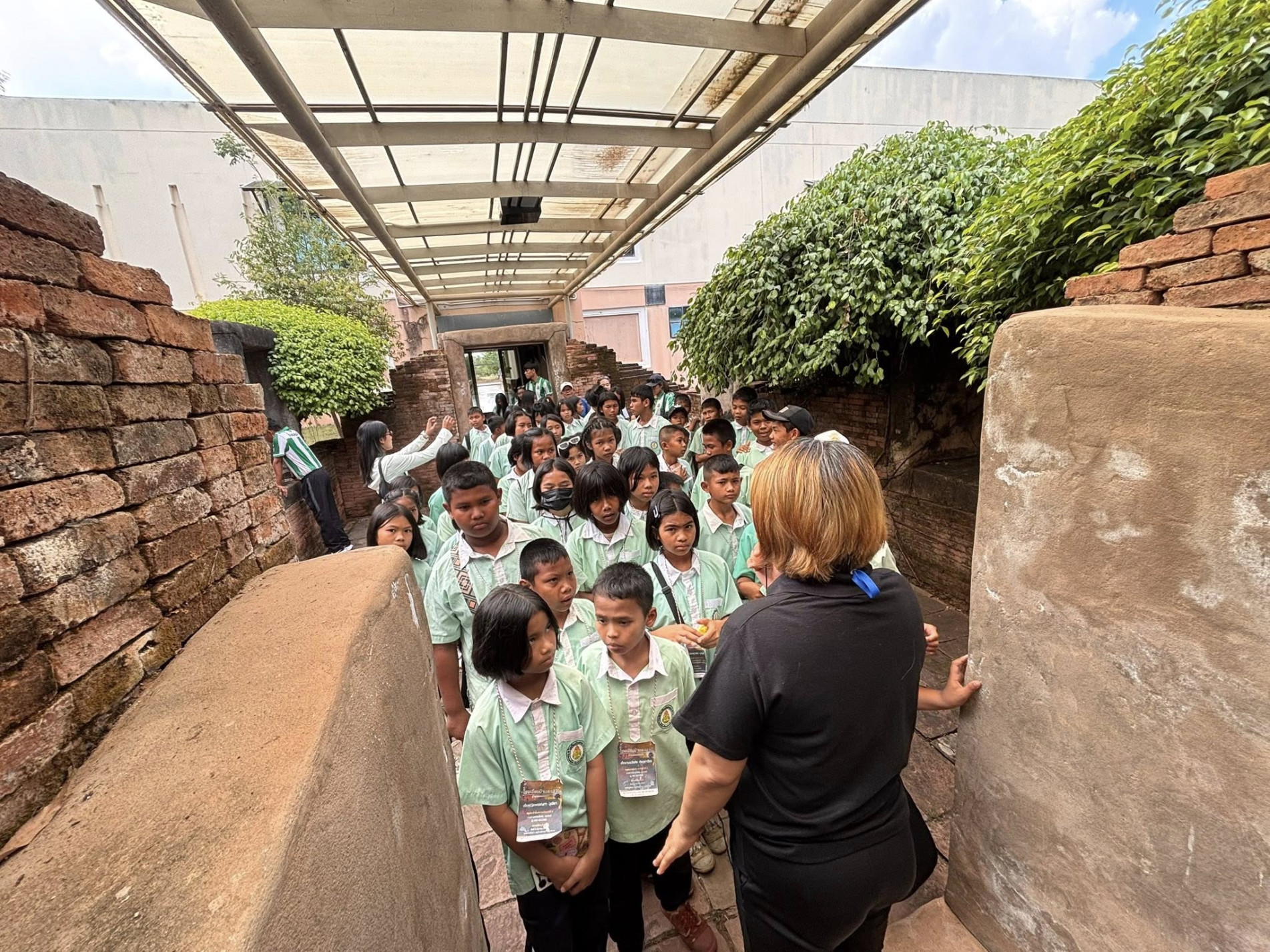 ภาพประกอบ :โรงเรียนบ้านละเอาะ ตำบลจีกแดก อำเภอพนมดงรัด จังหวัดสุรินทร์