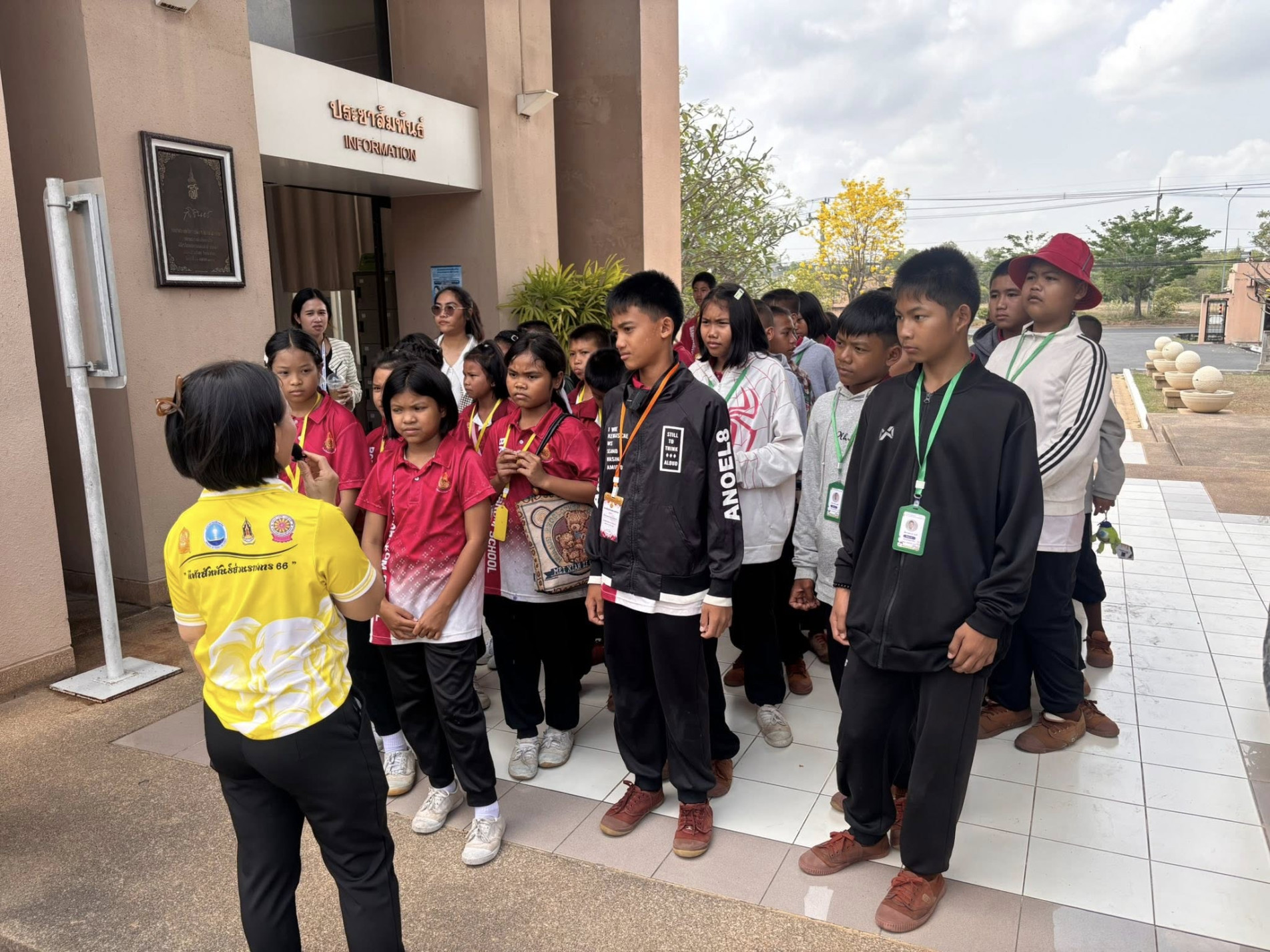 ภาพประกอบ :โรงเรียนบ้านสองสะโกม ตำบลไพล อำเภอปราสาท จังหวัดสุรินทร์