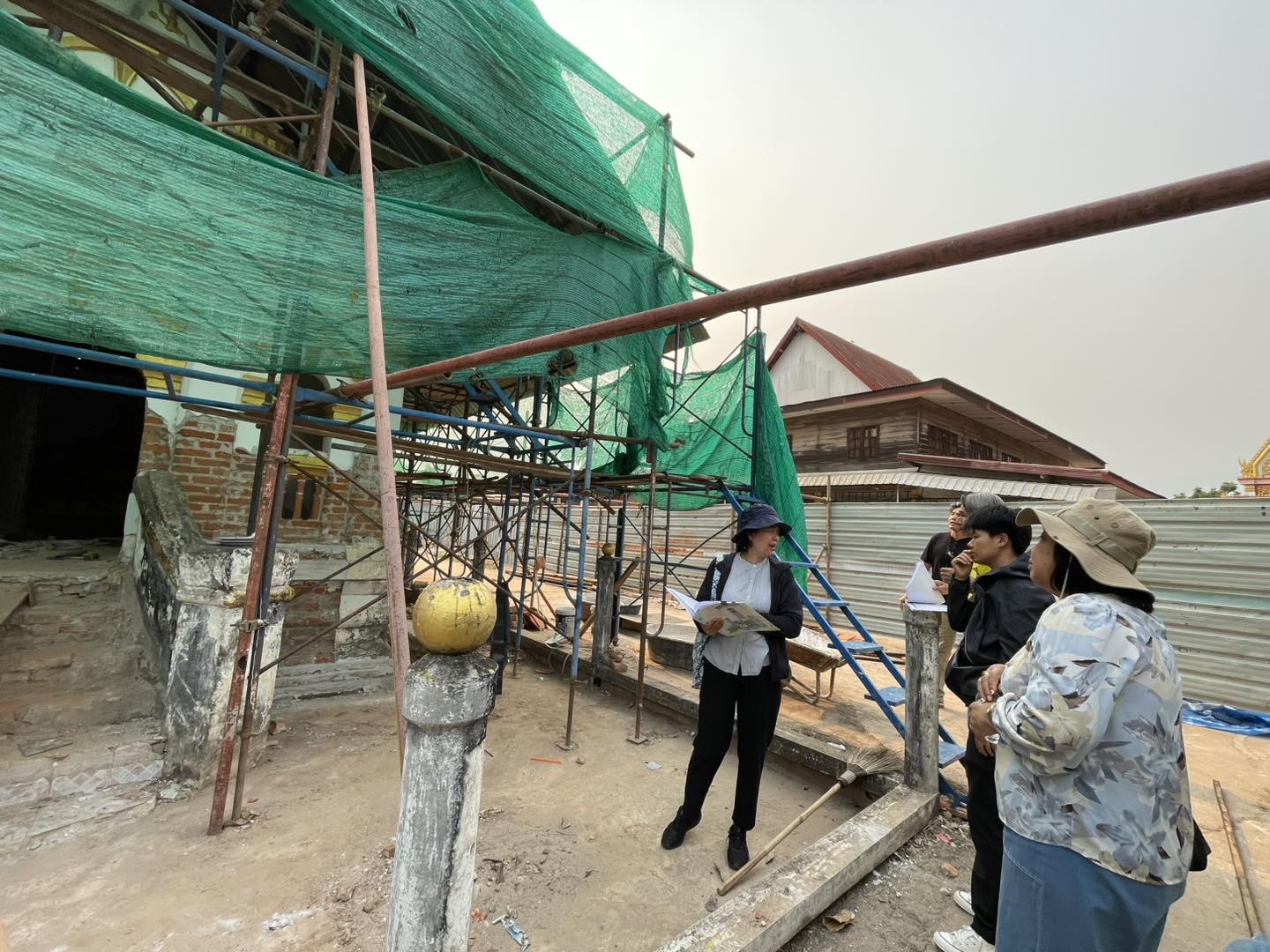 ภาพประกอบ :ตรวจสอบความคืบหน้างาน โครงการบูรณะและปรับปรุงภูมิทัศน์อุโบสถ (สิม) วัดจอมทองธรรมคุณ ตำบลหอคำ อำเภอเมืองบึงกาฬ จังหวัดบึงกาฬ