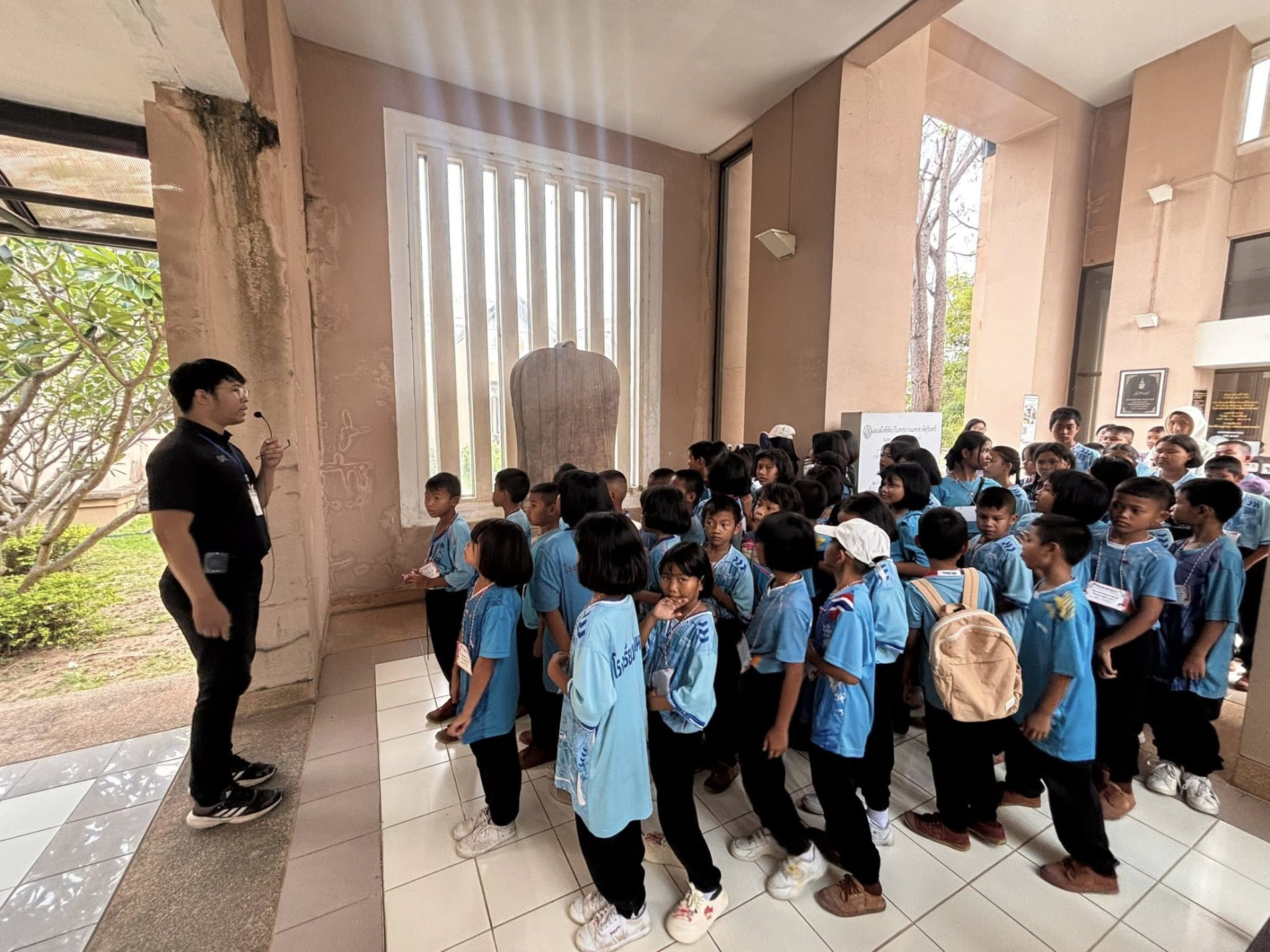 ภาพประกอบ :โรงเรียนบ้านหว้าน ตำบลสำโรงปราสาท อำเภอปรางค์กู่ จังหวัดศรีสะเกษ