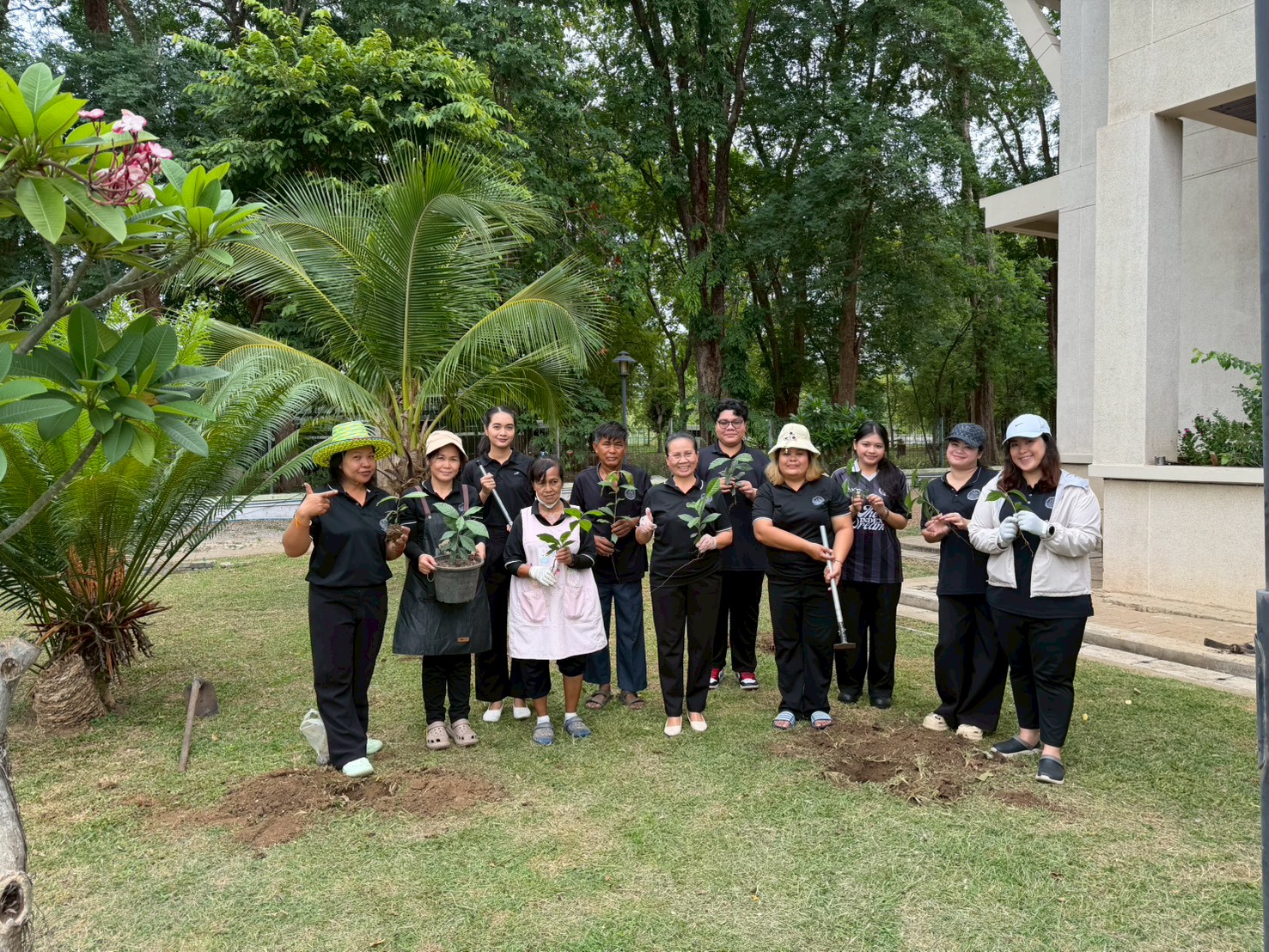 ภาพประกอบ :หอสมุดแห่งชาติฯ กาญจนบุรี จัดกิจกรรมวันต้นไม้ประจำปีของชาติ พ.ศ. 2569