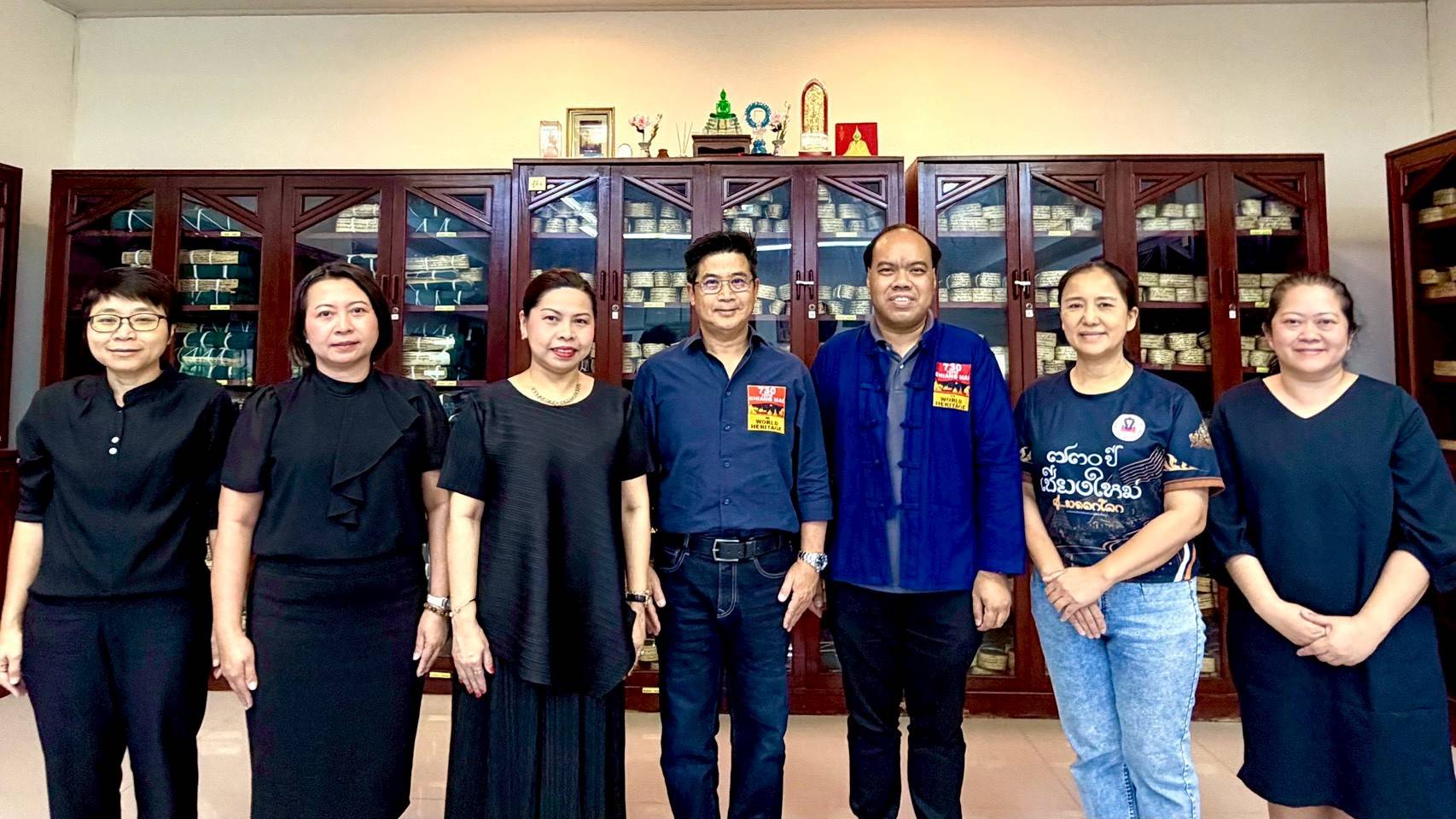 ภาพประกอบ :เลขานุการคณะทำงานเร่งรัดการขับเคลื่อนนำเสนอแหล่งมรดกทางวัฒนธรรมเมืองเชียงใหม่เป็นมรดกโลก พร้อมคณะฯ เข้าหารือความเป็นไปได้ในการขึ้นทะเบียนศิลาจารึกวัดเชียงมั่น