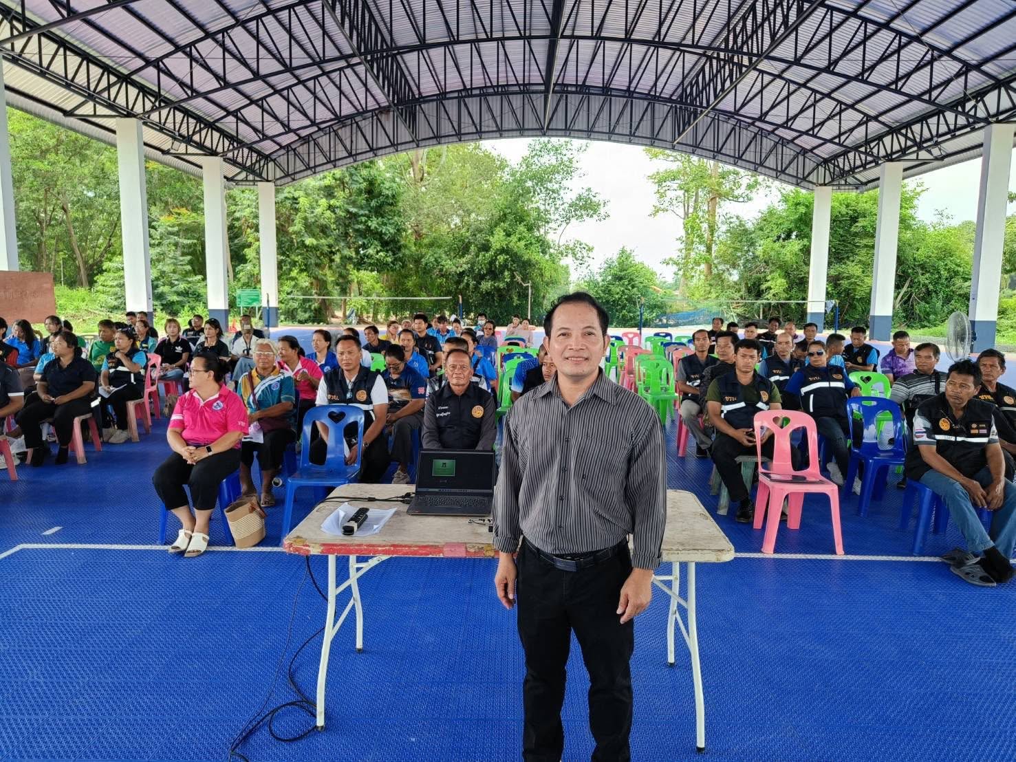 ภาพประกอบ :วิทยากรบรรยายผู้เข้าอบรมหลักสูตรพัฒนา "ผู้นำเที่ยวท้องถิ่นเฉพาะกิจ"