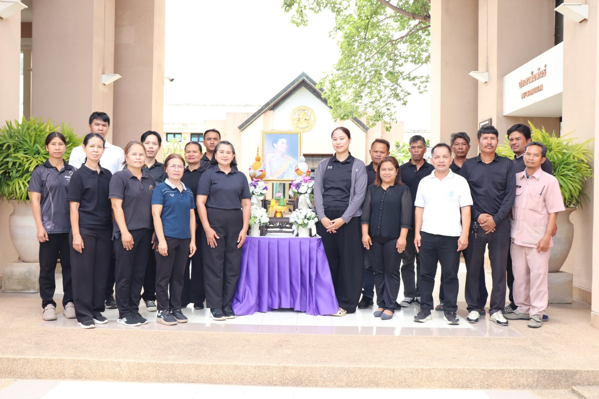 ภาพประกอบ :กิจกรรมพัฒนาทำความสะอาดและปรับปรุงภูมิทัศน์พิพิธภัณฑสถานแห่งชาติ สุรินทร์