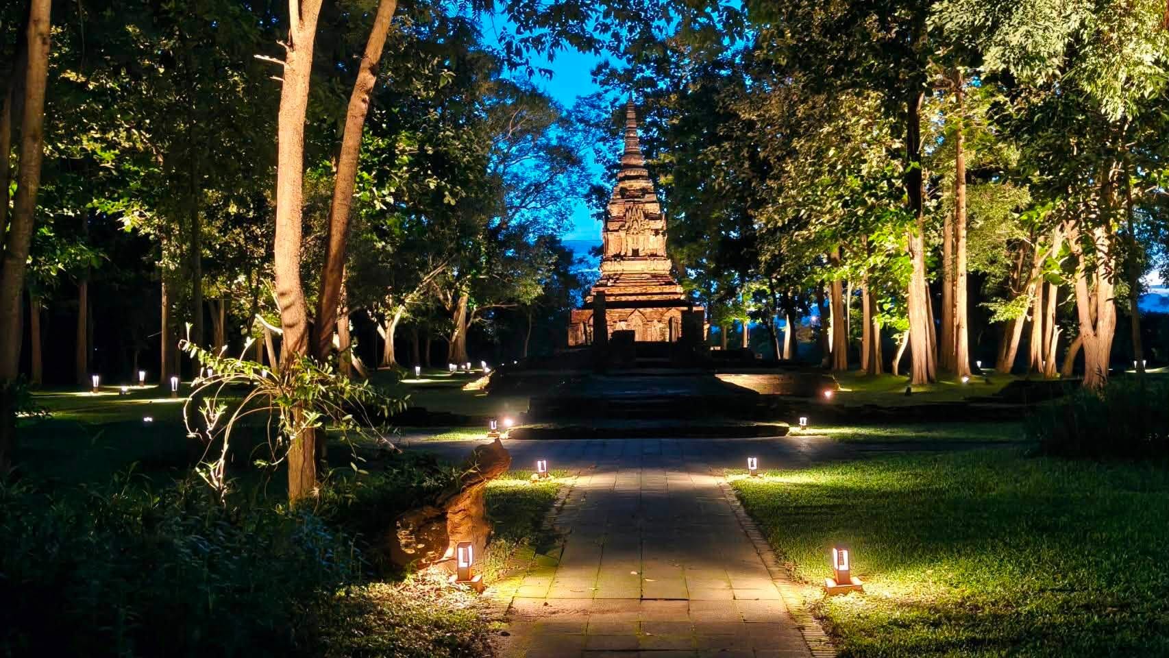 ภาพประกอบ :ขอเชิญชมโบราณสถานยามค่ำคืน ที่เมืองโบราณเชียงแสน จ.เชียงราย เปิดทุกวัน