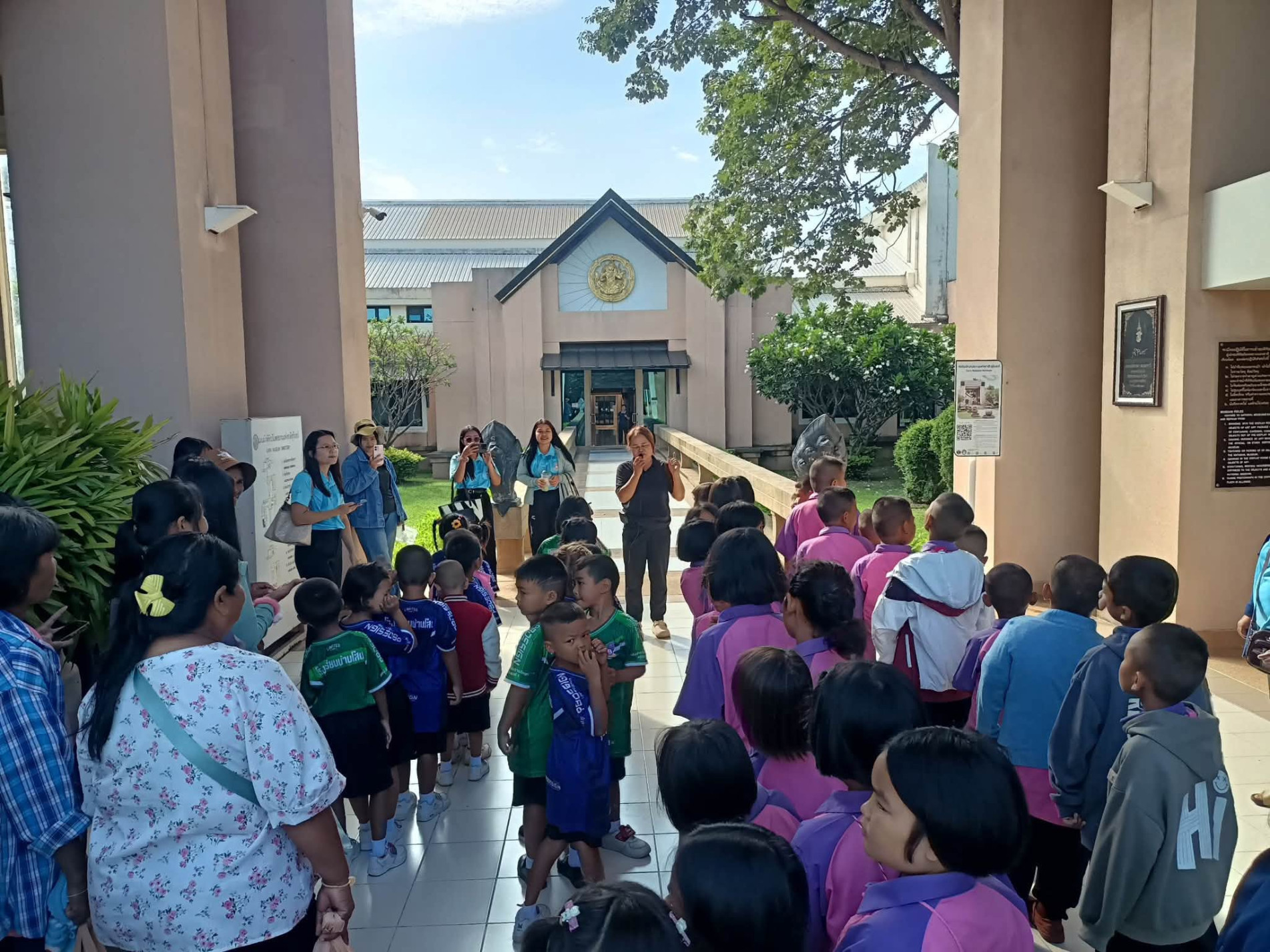 ภาพประกอบ :โรงเรียนบ้านโสน ตำบลณรงค์ อำเภอศรีณรงค์ จังหวัดสุรินทร์ ๒๔ กรกฎาคม พ.ศ. ๒๕๖๙