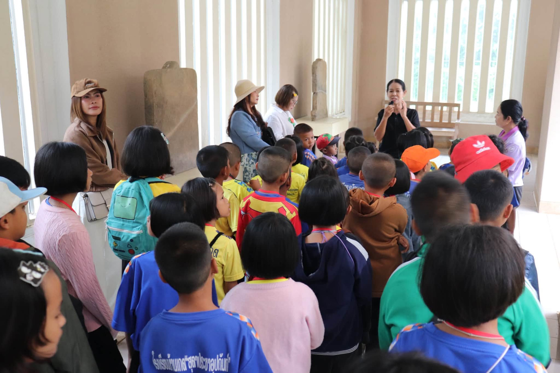 ภาพประกอบ :โรงเรียนบ้านเกต "สุตาประชาอุปถัมภ์" ตำบลบ้านตะโก อำเภอห้วยราช จังหวัดบุรีรัมย์