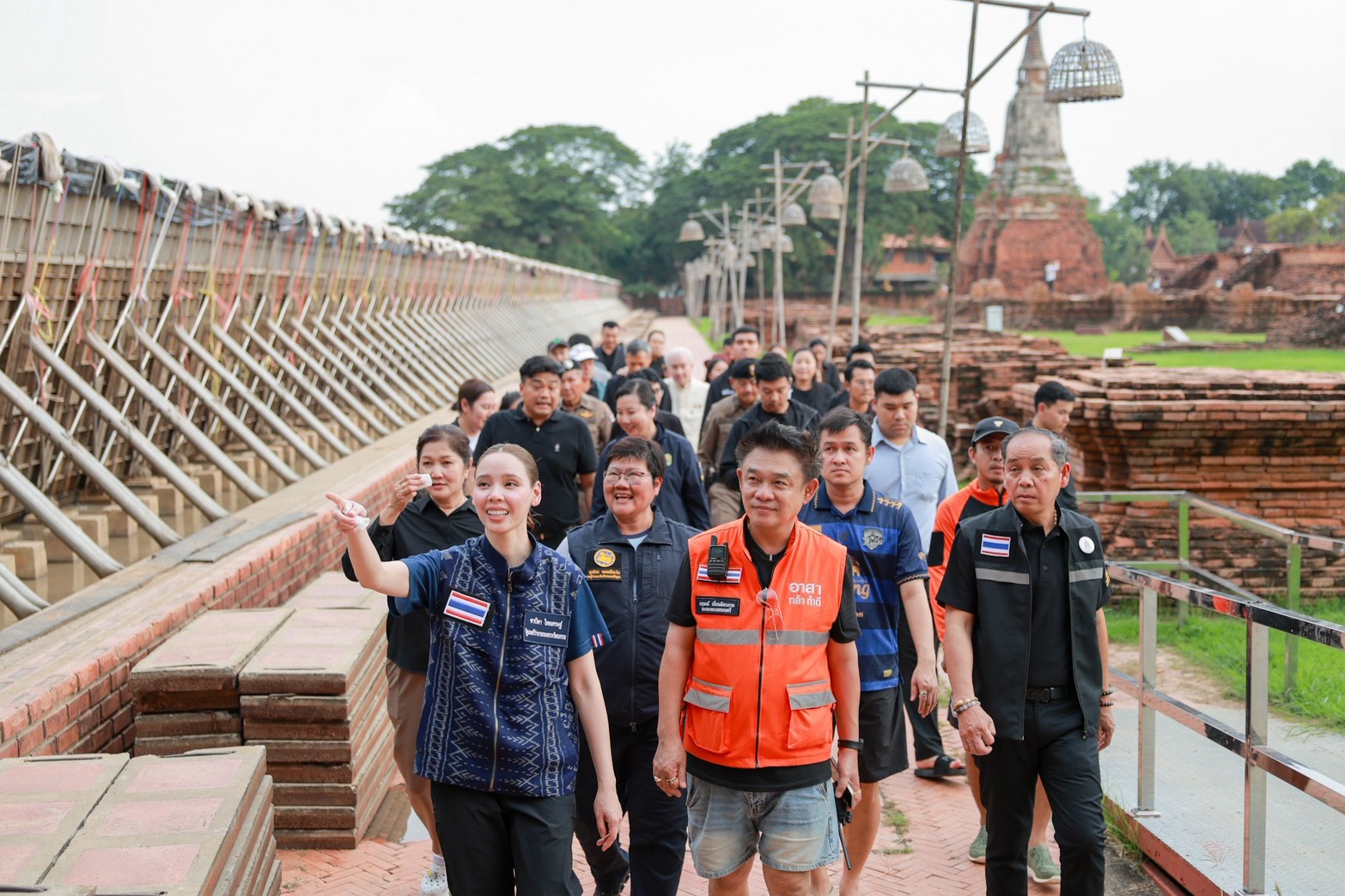 ภาพประกอบ :“ซาบีดา” ลงพื้นที่อยุธยา ตรวจแผนรับมือน้ำท่วมโบราณสถานในอุทยานประวัติศาสตร์ ยันเกาะเมืองยังปลอดภัย