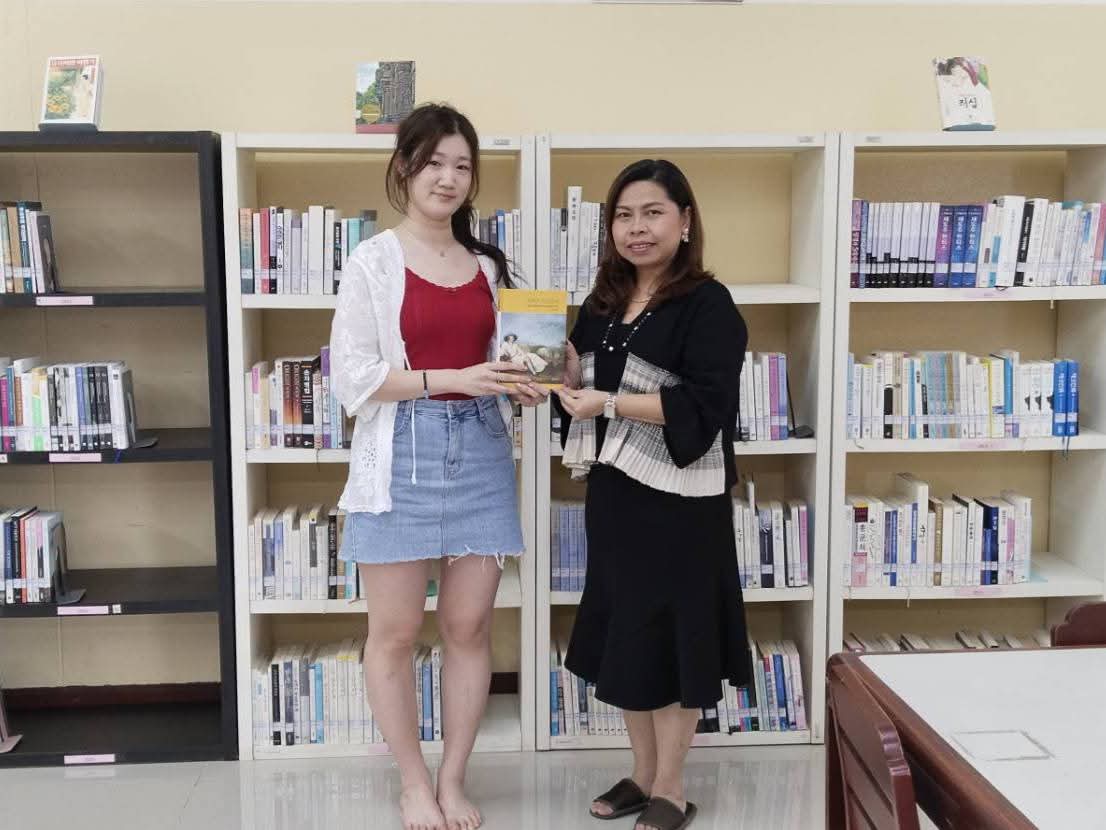 ภาพประกอบ :หอสมุดแห่งชาติรัชมังคลาภิเษก เชียงใหม่ ขอขอบคุณ Miss Sirae, Lee ที่มอบหนังสือภาษาเกาหลี ชื่อเรื่อง Goethe's Life Lecture