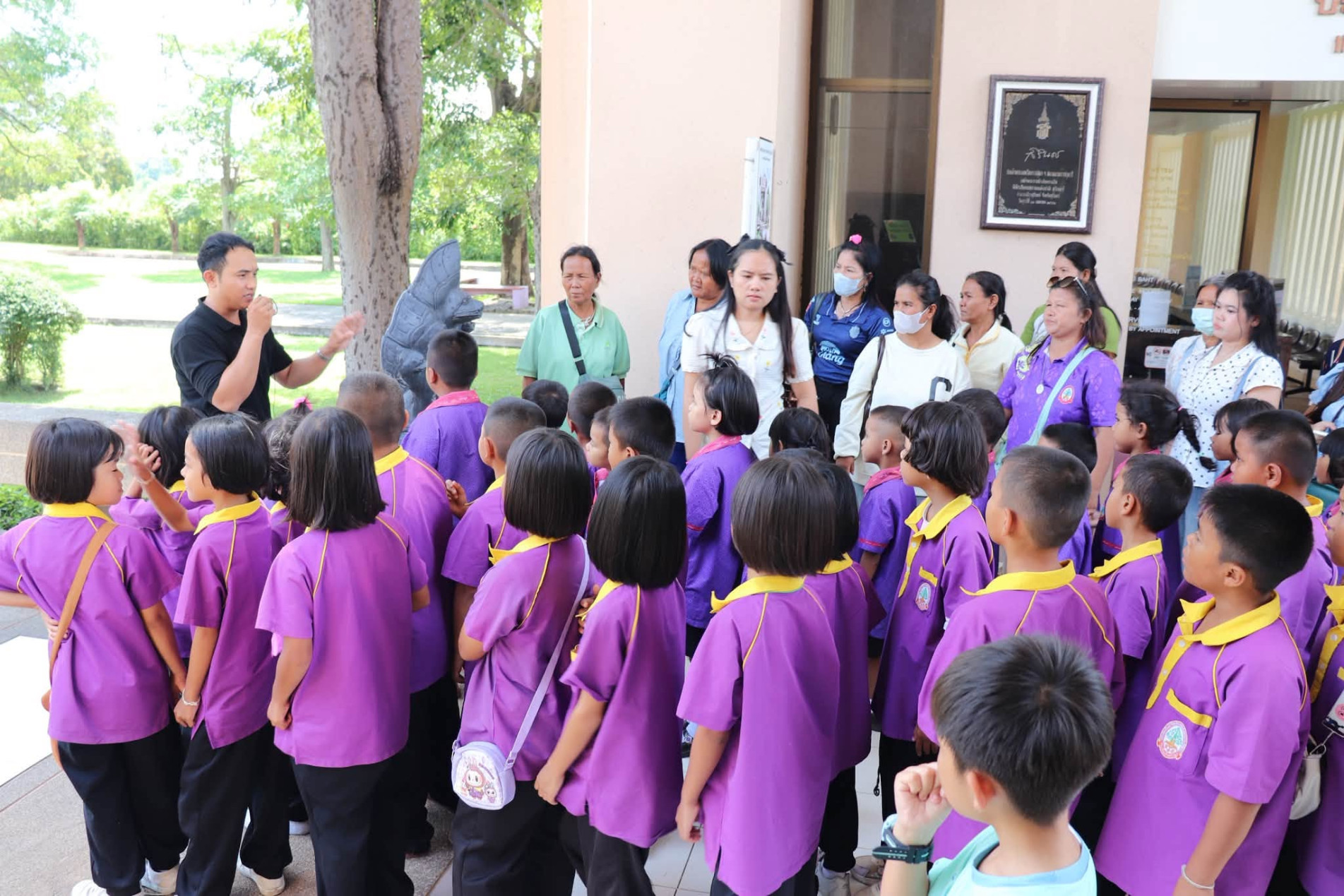 ภาพประกอบ :โรงเรียนบ้านตระมูง ตำบลกระโพ อำเภอท่าตูม จังหวัดสุรินทร์