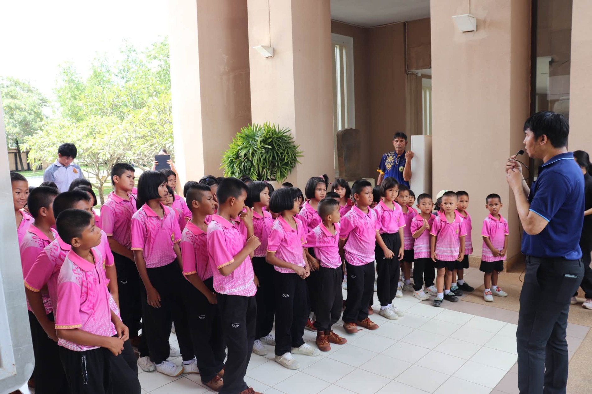 ภาพประกอบ :โรงเรียนวัดบึงบ้านสนม ตำบลสนม อำเภอสนม  จังหวัดสุรินทร์