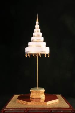 ภาพประกอบ :การจัดสร้างพระที่นั่งอัฐทิศอุทุมพรราชอาสน์จำลอง